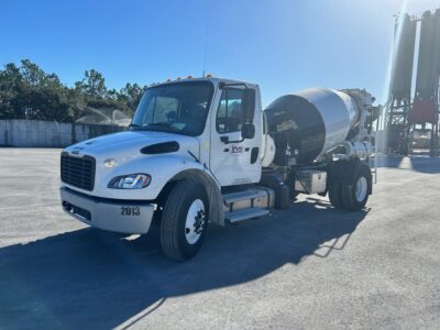 2022 Freightliner Mini Rear Mixer