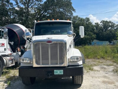 2017 Peterbilt 567