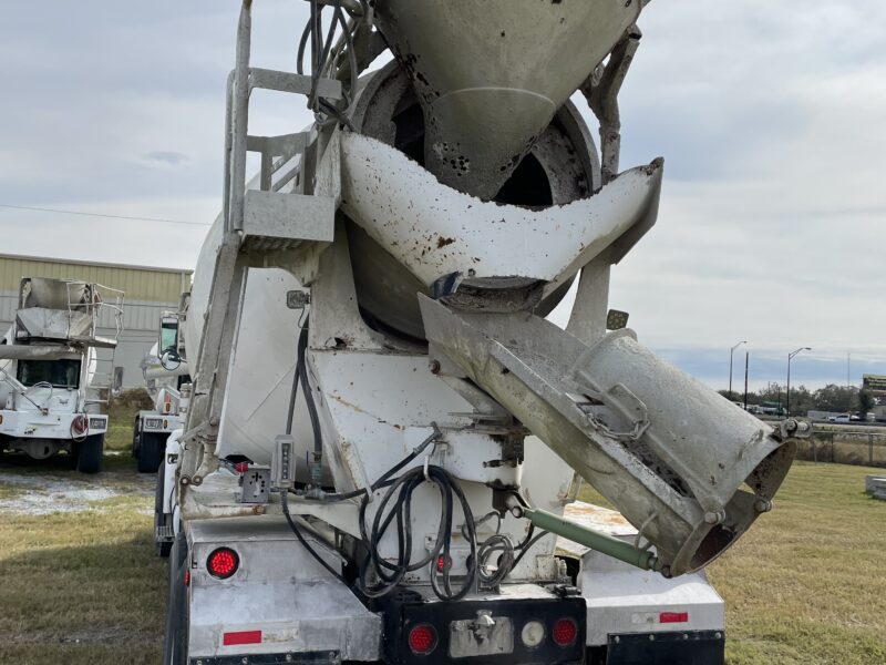 2007 Peterbilt Rear Mixer